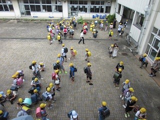 一斉下校の様子