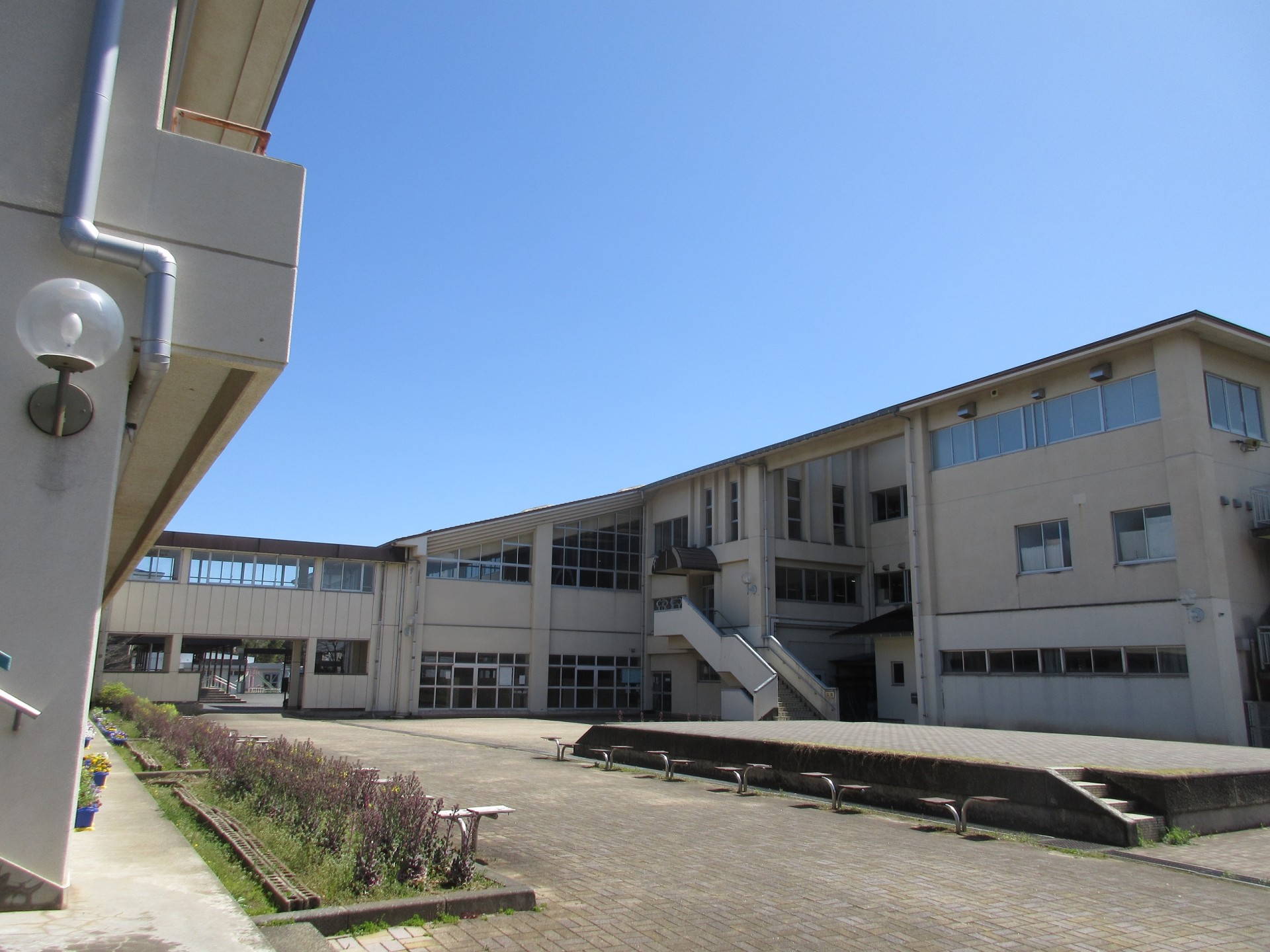 東松山市立松山第二小学校